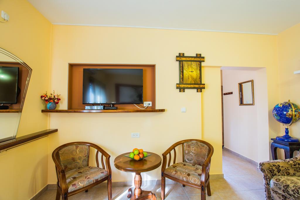Dead Sea Sun Guest House Αράντ Δωμάτιο φωτογραφία